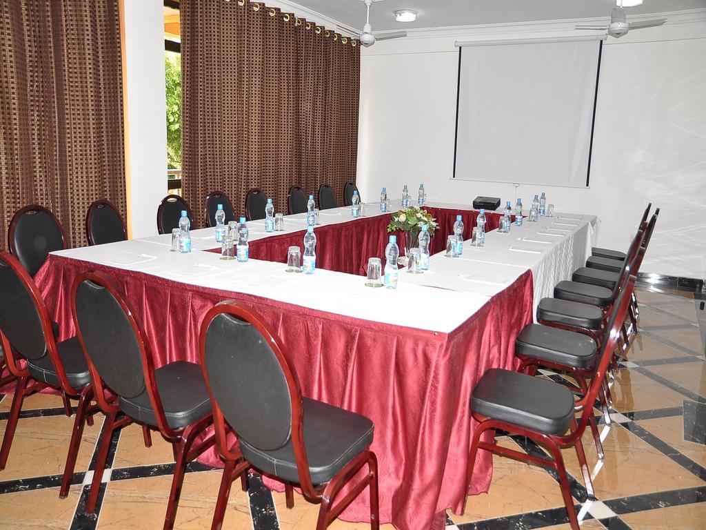 Monalisa Hotel Mtwapa Exteriör bild