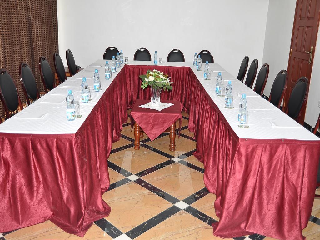 Monalisa Hotel Mtwapa Exteriör bild